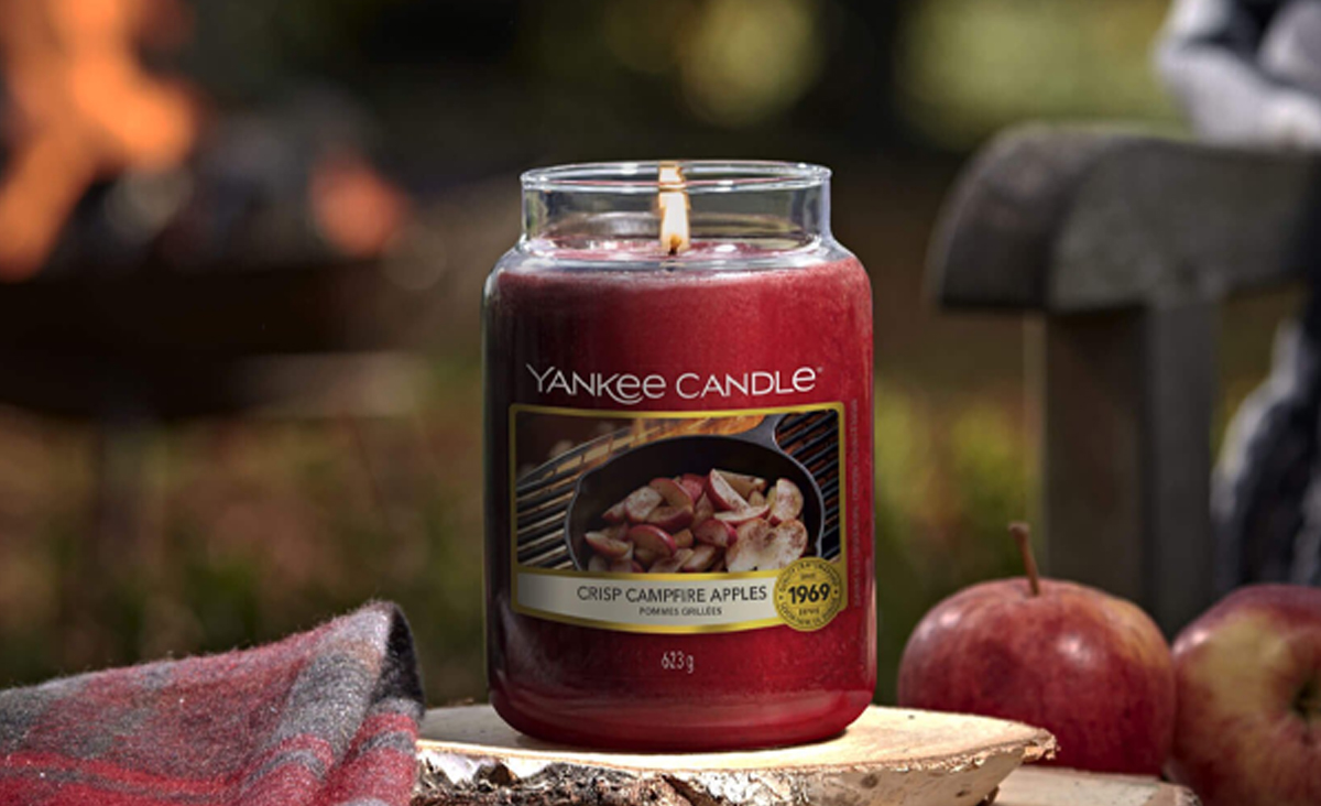 Duft des Monats Oktober auf rtWebshop Yankee Candle Crisp Campfire Apples
